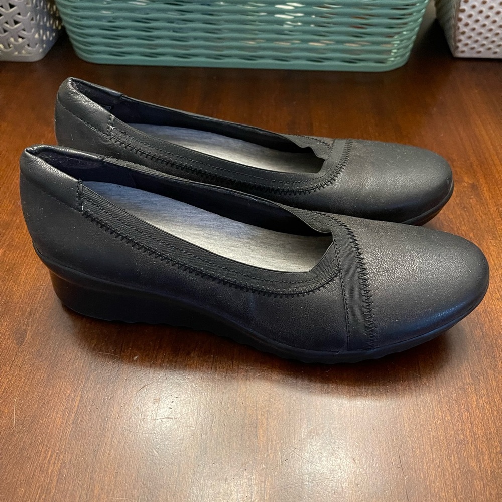 CLARKS Cloudsteppers Caddell Dash Black Wedge Slip On Shoes - Picture 4 of 7